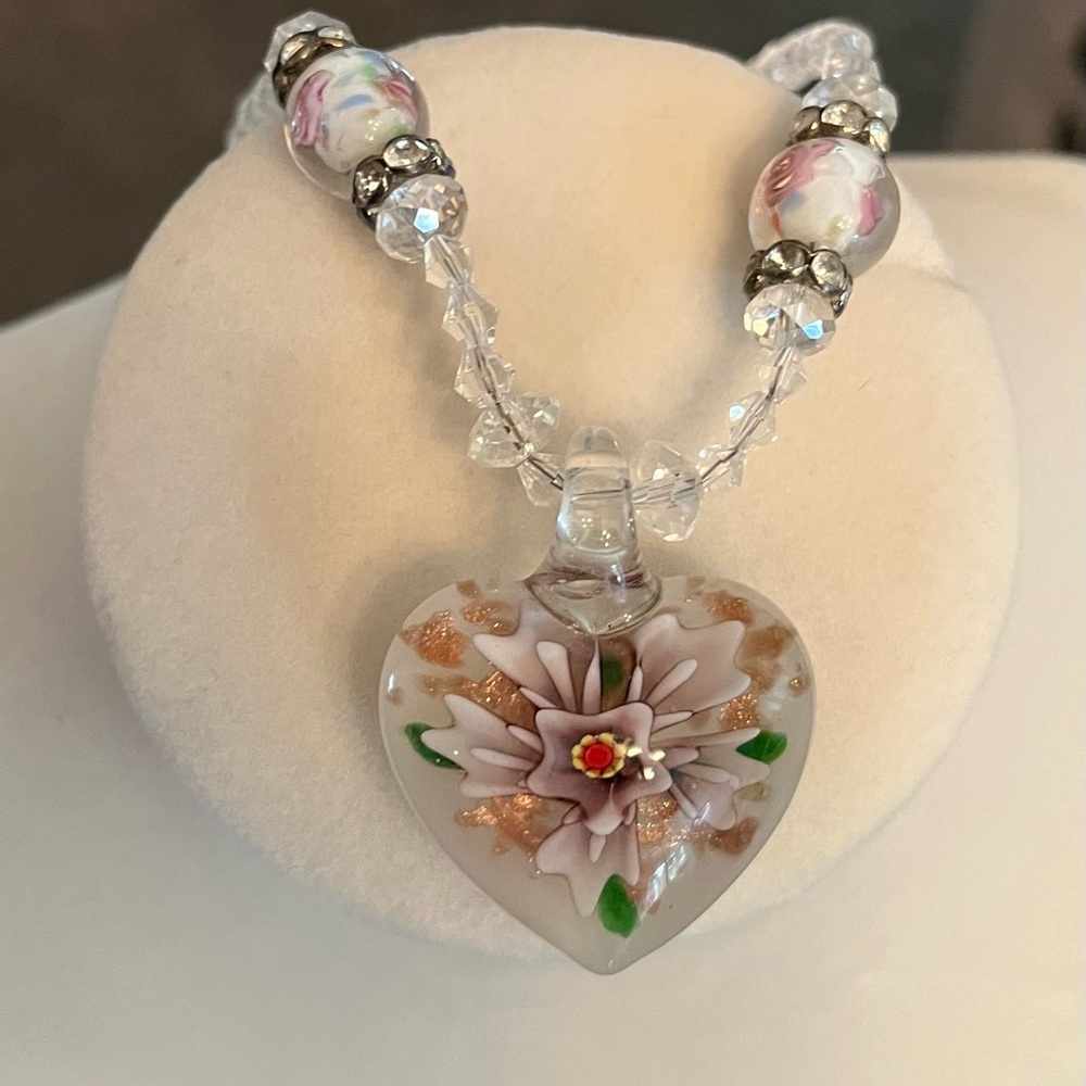 Gorgeous flower necklace